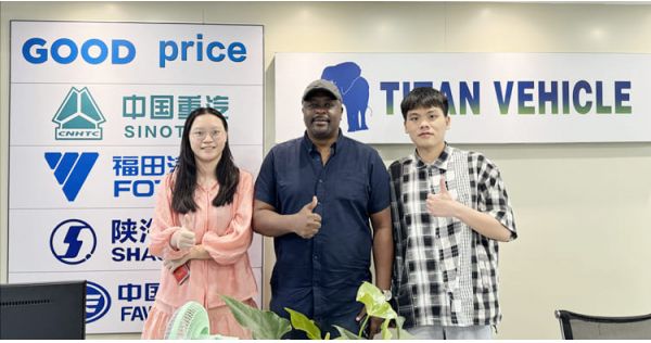 Guyana Customers Come to Tongya to Placed an Order for a Folding Gooseneck Lowboy Trailer