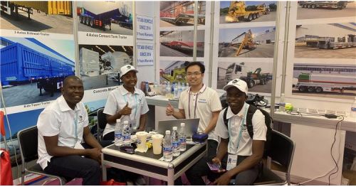 Tanzanian Customer Placed Order for Flatbed Semi Trailer at the Canton Fair