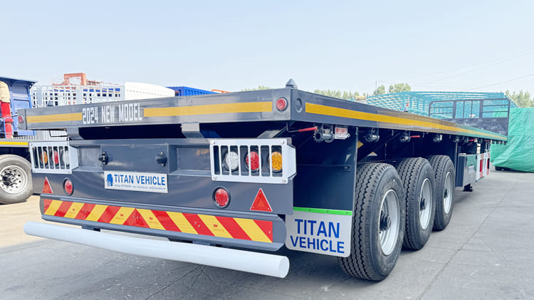 Tri Axle 40 Ft Flatbed Semi Trailer for Sale in Dominican