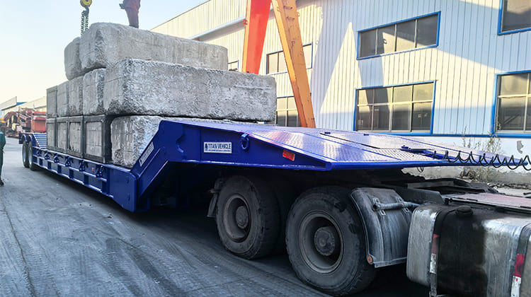 Nigeria Customer Visit Tongya to Buy 2 Line 4 Axle Folding Gooseneck Trailer