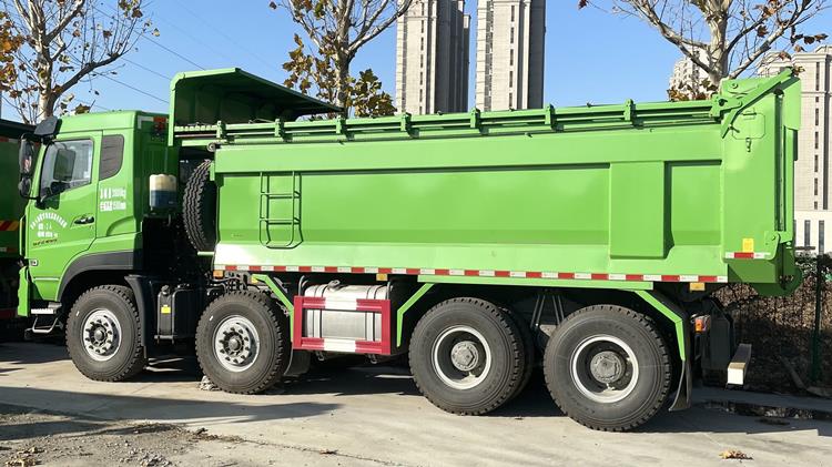 Howo 8X4 U Shape Dump Trucks for Sale Near me In Kenya