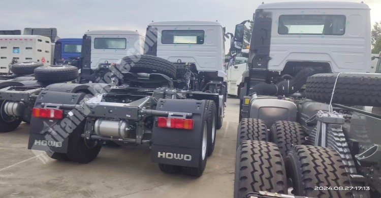 Sinotruk Howo 6x4 Tractor Truck in Sierra Leone