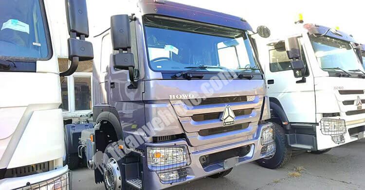 Sinotruk Howo 6x4 Tractor Truck for Sale in Jamaica