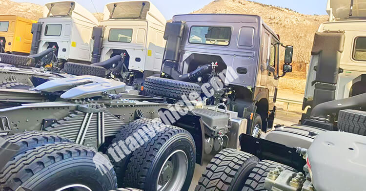 Sinotruk Howo 6x4 Tractor Truck for Sale in Jamaica