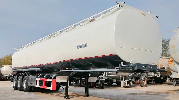 Tri Axle 42000 Liters Fuel Tanker Semi Trailer for Sale In Ghana